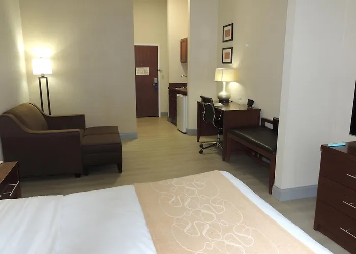 Comfort Suites