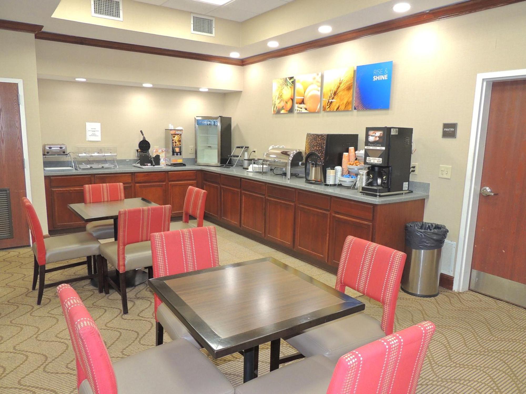 Comfort Hotel Twinsburg